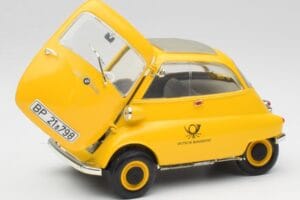 BMW Isetta 250 Deutsche Bundespost Revell 1:18 925 Pressofusione — immagine 2 di 8