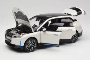BMW iX Alpine White Minichamps 1:18 110023102 Pressofusione — immagine 2 di 8