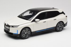 BMW iX Alpine White Minichamps 1:18 110023102 Pressofusione