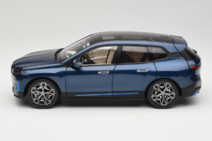 BMW iX Blue Metallic Minichamps 1:18 110023100 Pressofusione — immagine 4 di 8