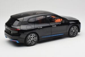 BMW iX Sapphire Black Minichamps 1:18 110023101 Pressofusione — immagine 3 di 8