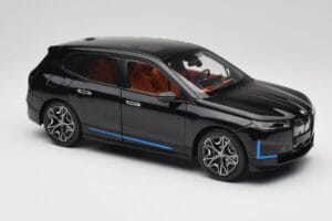 BMW iX Sapphire Black Minichamps 1:18 110023101 Pressofusione — immagine 6 di 8