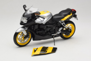 BMW K1200S Giallo Nero Minichamps 1:10 80430309224 Pressofusione — immagine 2 di 8