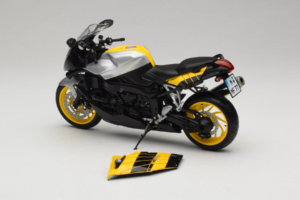 BMW K1200S Giallo Nero Minichamps 1:10 80430309224 Pressofusione — immagine 5 di 8