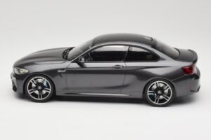BMW M2 F87 Grey Metallic Minichamps 1:18 155026102 Pressofusione — immagine 3 di 6