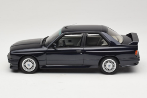 BMW M3 E30 Europameister Macau Blue Otto 1:18 OT1216 Pressofusione — immagine 3 di 6