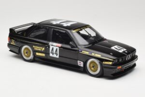 BMW M3 E30 JPS Team BMW #44 J. Richards / T. Longhurst Class Winners Bathurst 1000 1987 Minichamps 1:18 155872044 Pressofusio — immagine 4 di 6
