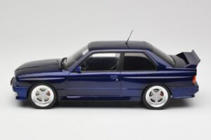 BMW M3 E30 Macau Blue IXO 1:18 18CMC122 Pressofusione — immagine 3 di 6