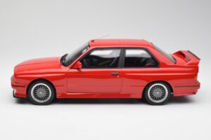BMW M3 E30 Sport Evolution Rosso Otto 1:12 G033 Resina — immagine 3 di 6