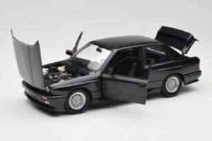 BMW M3 E30 Black Metallic Minichamps 1:18 180020306 Pressofusione — immagine 2 di 8