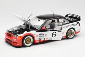 BMW M3 E36 GTR #0 B. Auberlen / M. Simo / P. Cunningham Daytona 24 Hours 1998 UT Models 1:18 39816 Pressofusione — immagine 2 di 8