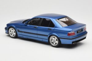 BMW M3 E36 Berlina Blu Otto 1:18 OT1082 Resina — immagine 5 di 6