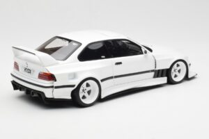 BMW M3 GTR E36 Khyzyl Saleem Alpine Bianco Otto 1:18 OT1051 Resina — immagine 2 di 6