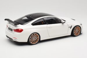 BMW M4 F82 GTS Alpine White Minichamps 1:18 110025221 Pressofusione — immagine 3 di 8
