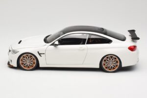 BMW M4 F82 GTS Alpine White Minichamps 1:18 110025221 Pressofusione — immagine 4 di 8