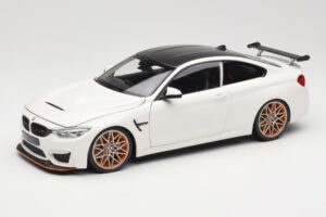 BMW M4 F82 GTS Alpine White Minichamps 1:18 110025221 Pressofusione