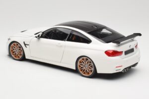 BMW M4 F82 GTS Alpine White Minichamps 1:18 110025221 Pressofusione — immagine 7 di 8