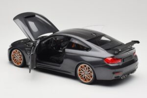 BMW M4 F82 GTS Mineral Grey Metallic Minichamps 1:18 110025222 Pressofusione — immagine 5 di 8
