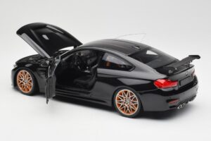 BMW M4 F82 GTS Sapphire Black Metallic Minichamps 1:18 110025220 Pressofusione — immagine 5 di 8