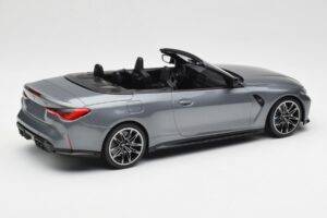 BMW M4 G82 Cabriolet Grey Metallic Minichamps 1:18 155021034 Pressofusione — immagine 2 di 6