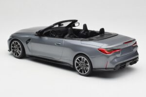 BMW M4 G82 Cabriolet Grey Metallic Minichamps 1:18 155021034 Pressofusione — immagine 5 di 6