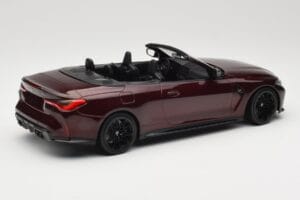 BMW M4 G83 Cabrio Rosso Metallizzato Minichamps 1:18 155021032 Pressofusione — immagine 2 di 6