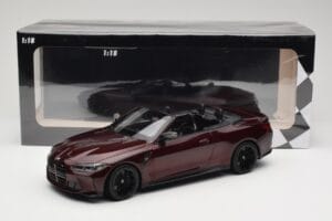 BMW M4 G83 Cabrio Rosso Metallizzato Minichamps 1:18 155021032 Pressofusione — immagine 6 di 6