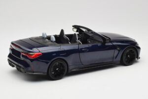 BMW M4 G82 Cabriolet Blu Metallic Minichamps 1:18 110021031 Pressofusione — immagine 3 di 8