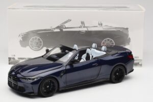 BMW M4 G82 Cabriolet Blu Metallic Minichamps 1:18 110021031 Pressofusione — immagine 8 di 8