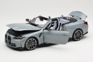 BMW M4 G83 Cabriolet Grey Metallic Minichamps 1:18 110021032 Pressofusione — immagine 2 di 8