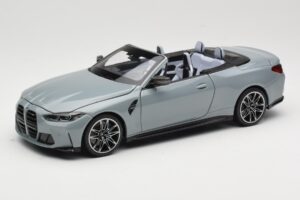 BMW M4 G83 Cabriolet Grey Metallic Minichamps 1:18 110021032 Pressofusione