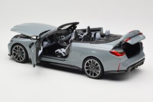 BMW M4 G83 Cabriolet Grey Metallic Minichamps 1:18 110021032 Pressofusione — immagine 5 di 8