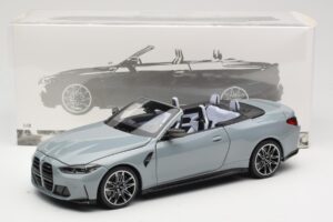 BMW M4 G83 Cabriolet Grey Metallic Minichamps 1:18 110021032 Pressofusione — immagine 8 di 8