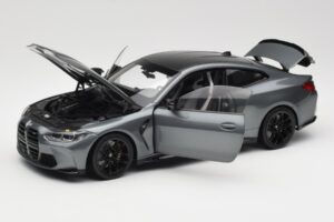 BMW M4 G82 Grigio Metallic Minichamps 1:18 113020124 Pressofusione — immagine 2 di 8