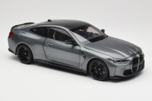 BMW M4 G82 Grigio Metallic Minichamps 1:18 113020124 Pressofusione — immagine 6 di 8