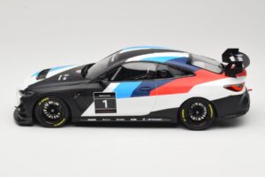 BMW M4 G82 GT4 #1 Presentation 2022 Otto 1:18 OT1228 Resina — immagine 3 di 6