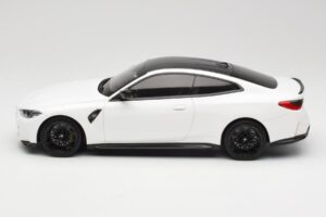 BMW M4 G82 Bianco Minichamps 1:18 155020122 Pressofusione — immagine 3 di 6