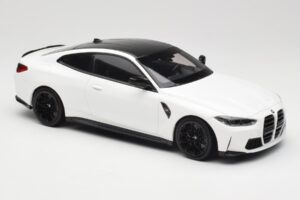 BMW M4 G82 Bianco Minichamps 1:18 155020122 Pressofusione — immagine 4 di 6
