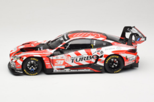 BMW M4 GT3 LMGT3 #31 D. Leung / S. Gelael / A. Farfus Team WRT 2nd Place 24 Hours of Le Mans 2024 Minichamps 1:18 113242431 P — immagine 4 di 8