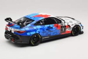 BMW M4 GT4 #1 Presentation 2024 Otto 1:18 OT1125 Resina — immagine 2 di 6