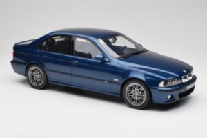 BMW M5 E39 Avus Blu Otto 1:12 G073 Resina — immagine 4 di 6