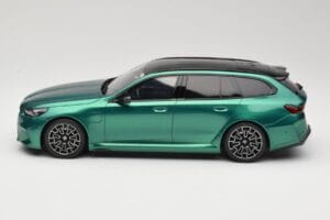 BMW M5 G99 Competition Touring Isle of Man Green GT Spirit 1:18 GT509 Resina — immagine 3 di 6
