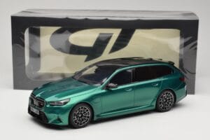 BMW M5 G99 Competition Touring Isle of Man Green GT Spirit 1:18 GT509 Resina — immagine 6 di 6