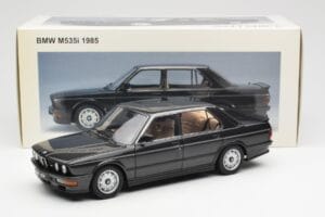 BMW M535i E28 Diamond Nero AUTOart 1:18 75162 Pressofusione — immagine 8 di 8