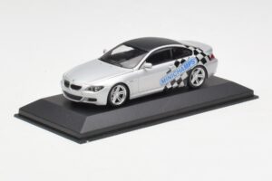BMW M6 E63 IAA Frankfurt Argento Minichamps 1:43 M6001 Pressofusione — immagine 2 di 4