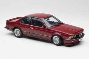 BMW M635 CSi E24 Karmin Rosso AUTOart 1:18 70528 Pressofusione — immagine 6 di 8