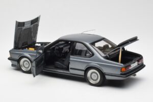 BMW M635 CSi E24 Shadow Line Delphin Metallic AUTOart 1:18 70529 Pressofusione — immagine 5 di 8