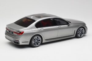 BMW M760i G12 V12 Final Edition Grigio GT Spirit 1:18 GT478 Resina — immagine 2 di 6