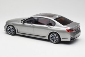 BMW M760i G12 V12 Final Edition Grigio GT Spirit 1:18 GT478 Resina — immagine 5 di 6