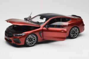 BMW M8 F91 Convertible Storm Bay Metallic Minichamps 1:18 110029020 Pressofusione — immagine 2 di 8
